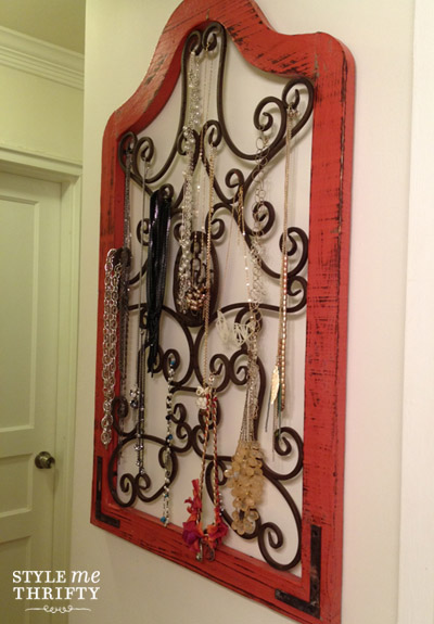 Style Me Thrifty jewelry holder